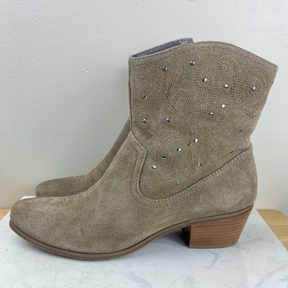 BANDOLINO Xerissa Suede Studded Leather Western Boots - Picture 12 of 13